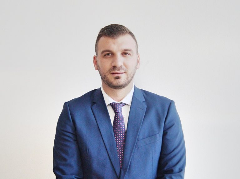 Djali i Fatmir Limajt i harxhon 30 mijë euro në udhëtime zyrtare