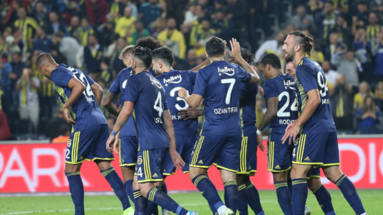 Fenerbahce vazhdon me fitore, e Vedat Muriqi me gola