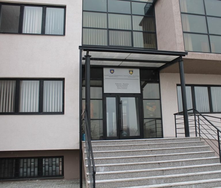 Ndalohet një person për kontrabandë me migrantë dhe posedim të narkotikëve