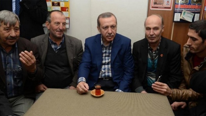 Erdogan thirrje popullit: Pini çaj, mos pini cigare