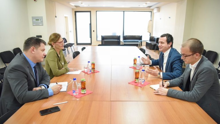 Ambasadorja kroate uron Kurtin për fitoren e VV-së në zgjedhje