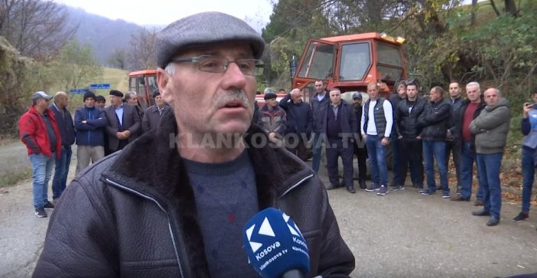 Banorët e Kaqandollit të pakënaqur me kushtet e jetesës (VIDEO)