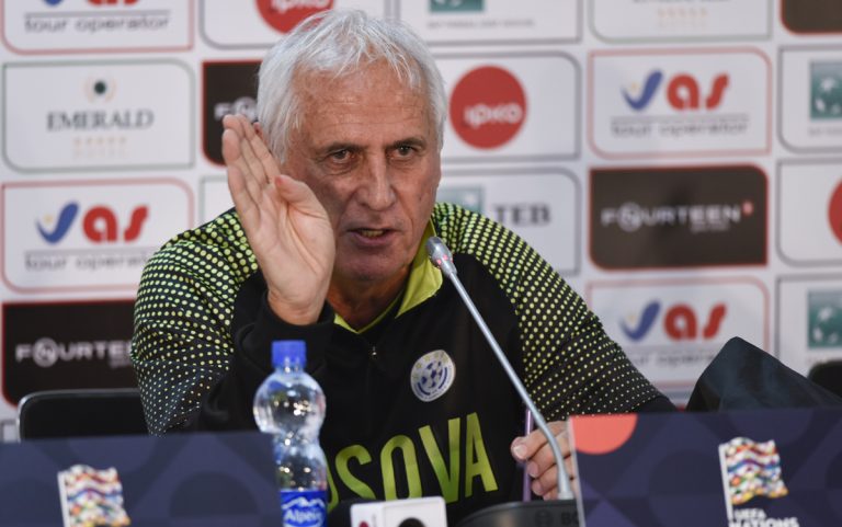 Challandes publikon listën e futbollistëve për ndeshjet me Çekinë dhe Anglinë