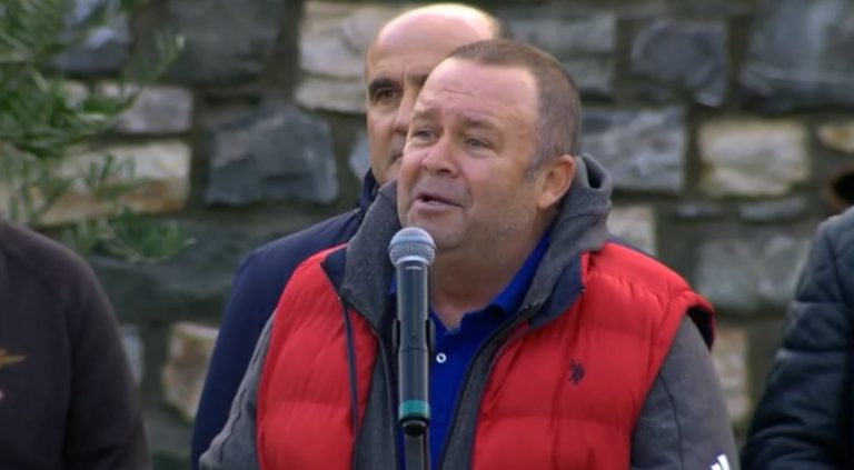 Biznesmeni i bën për ‘pesë pare’ politikanët: Keni nga 2-3 shtëpi që i përdorni vetëm 10 ditë në vit…pse s’i hapni për banorët?