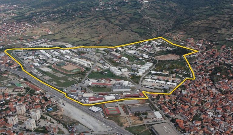 Qeveria e Kosovës hap ish-kampin ushtarak për familjet e prekura nga tërmeti