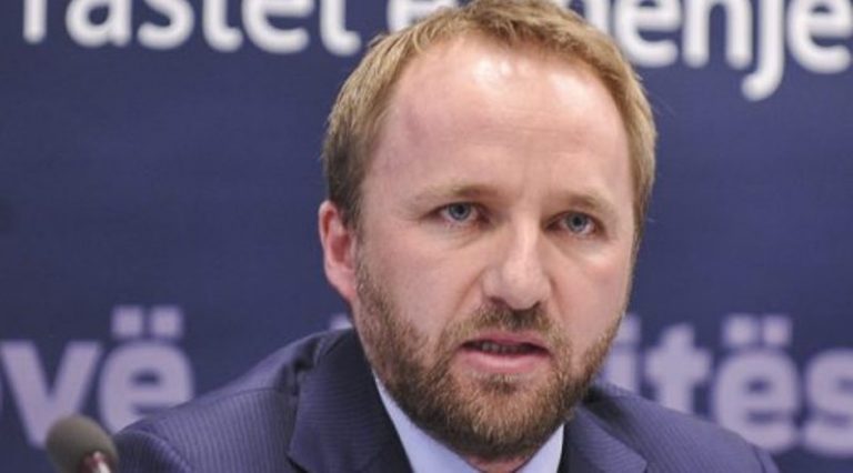 Tahiri: Qeveri e korrupsionit, ministrat e Albin Kurtit po bëjnë jetë luksoze