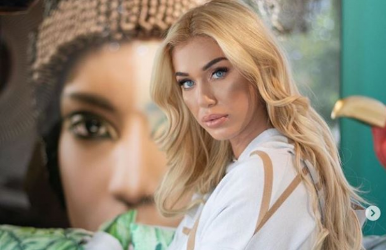 Ditë zie për Adelina Tahirin, humb personin e afërt
