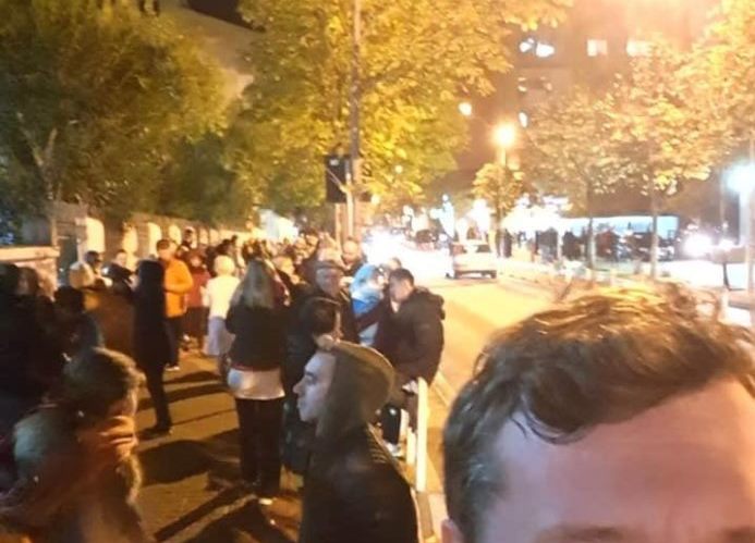 Tërmeti shkakton panikë te qytetarët në Prishtinë, Policia e Kosovës në gjendje gatishmërie