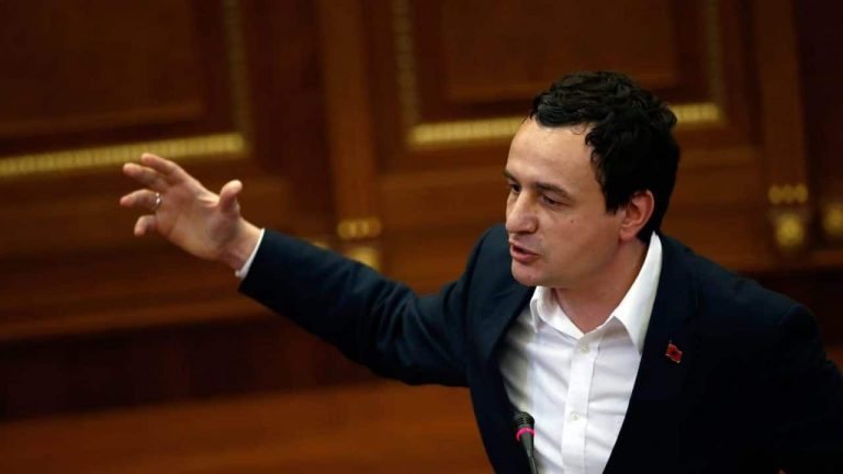 “Ultimatumi” i Albin Kurtit: Hashim Thaçi të japë dorëheqje ose do të shkarkohet