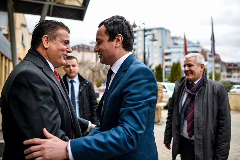 Albin Kurti: Njerëzit nuk duan të japin Mitrovicën për bashkim kombëtar