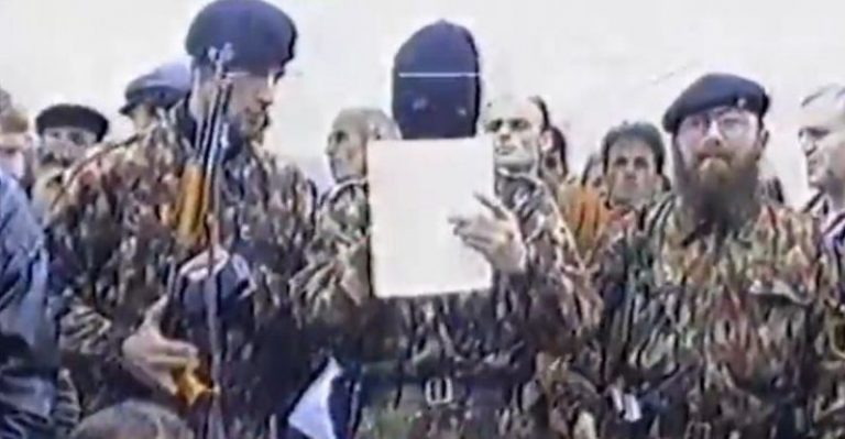 Momenti historik: Sot bëhen 22 vjet nga dalja publike e UÇK’së në skenë