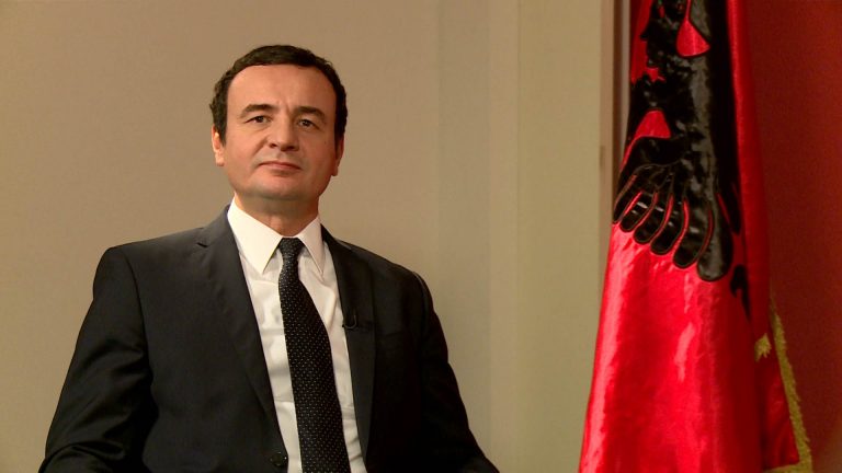 Kurti thotë se sapo të bëhet kryeministër do të nisë reciprocitetin e plotë me Serbinë