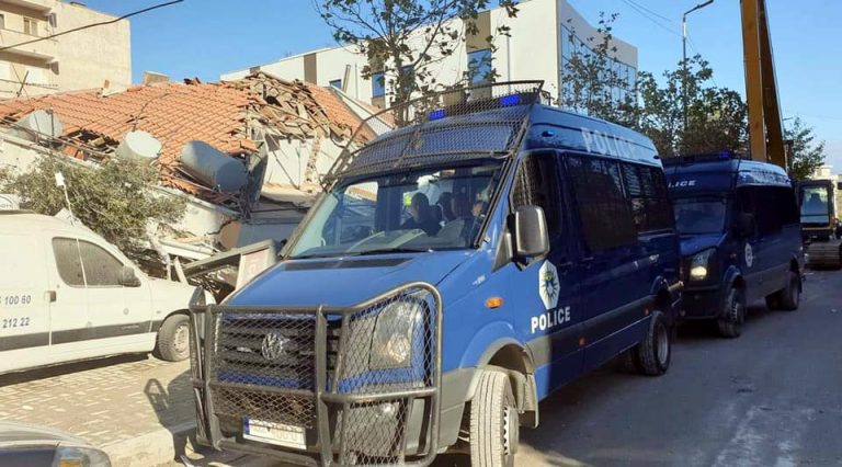 Kosova dërgon edhe 100 policë në Shqipëri (FOTO)