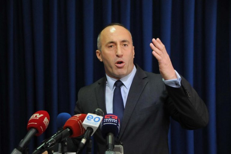 Haradinaj e quan mashtrim vendimin e Kurtit për uljen e pagave
