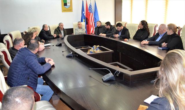 Shërbyesit Civil të Komunës së Mitrovicës të pakënaqur me Ligjin e Pagave