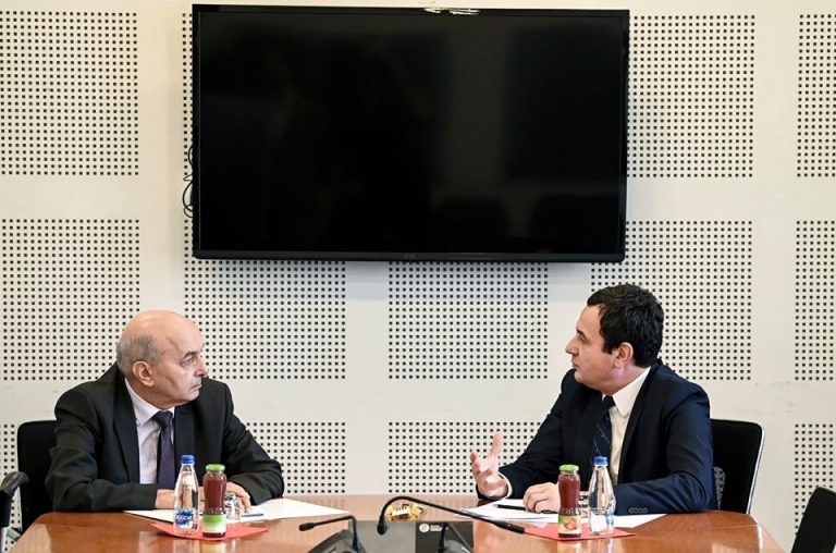 Detaje nga takimi VV-LDK: Mustafa i kërkoi Kurtit postin e Kryeministrit në këmbim të posteve tjera
