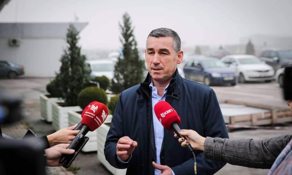 Kadri Veseli reagon pas nisjes së Azem Sylës për në Hagë