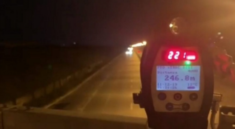 Ndodhë edhe kjo: Shoferi shqiptar lëviz me shpejtësi të çmendur, 221 km/h