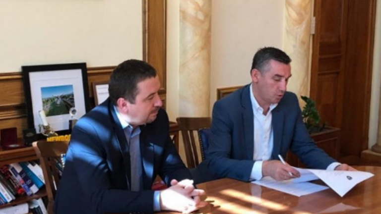 Latifi: Veseli e shpëtoi PDK’në nga fundosja, u soll si rugovist në Parlament