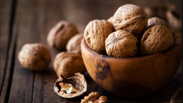 Çfarë do ndodh me trupin tuaj nëse konsumoni arra çdo ditë