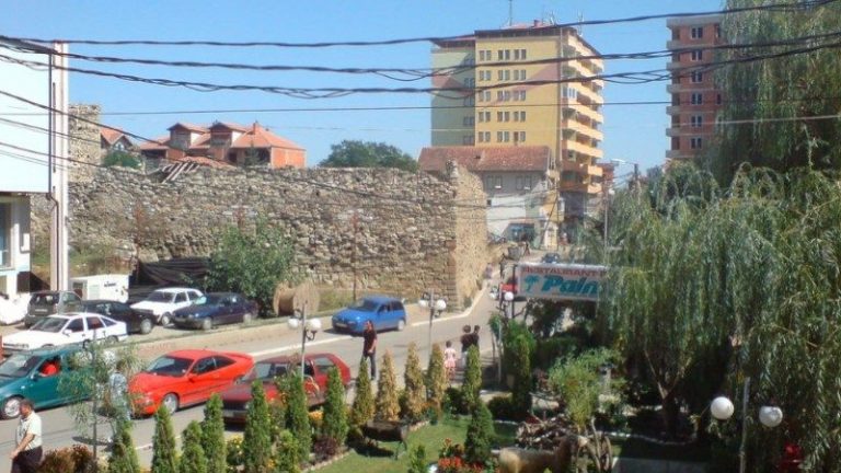 Qyteti më i vjetër i Kosovës nuk ka stacion të autobusëve