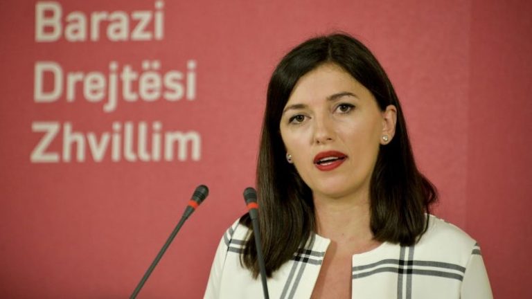 Albulena Haxhiu i çon selam LDK-së për çështjen e presidentit