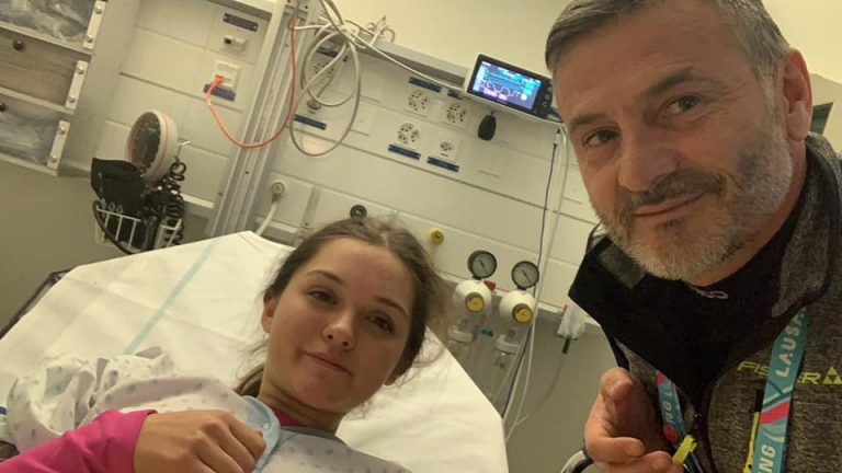 Skitarja Era Shala që e theu këmbën – e kalon me sukses operimin