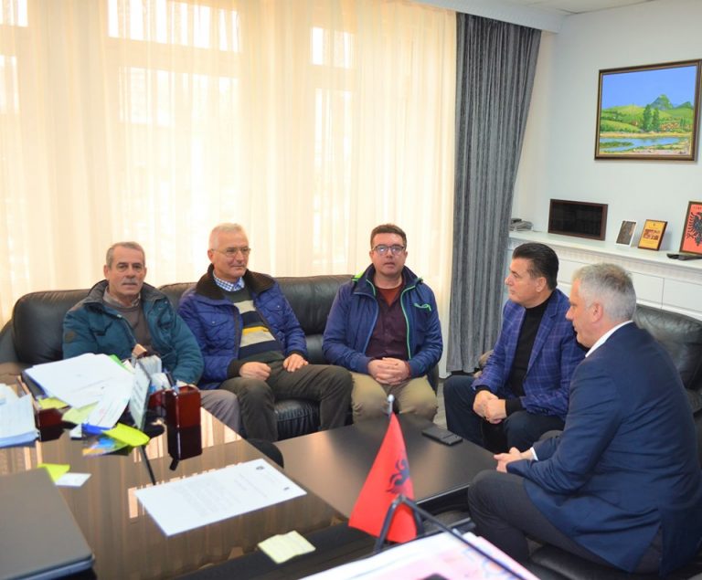 Kryetari Bahtiri dhe nënkryetari Mujka takohen me përfaqësuesit e Lagjes së Doktorëve