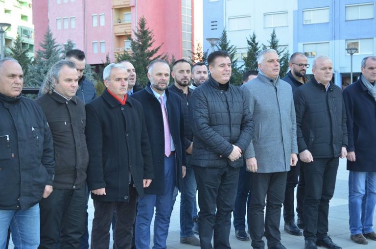 Përfaqësuesit e komunës nderuan me homazhe përkujtimi veprën e heroit të kombit Isa Boletini
