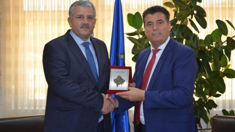 “Pse me harxhu pare, edhe nëse shkojmë në zgjedhje, përsëri do të bëhen bashkë VV-LDK”