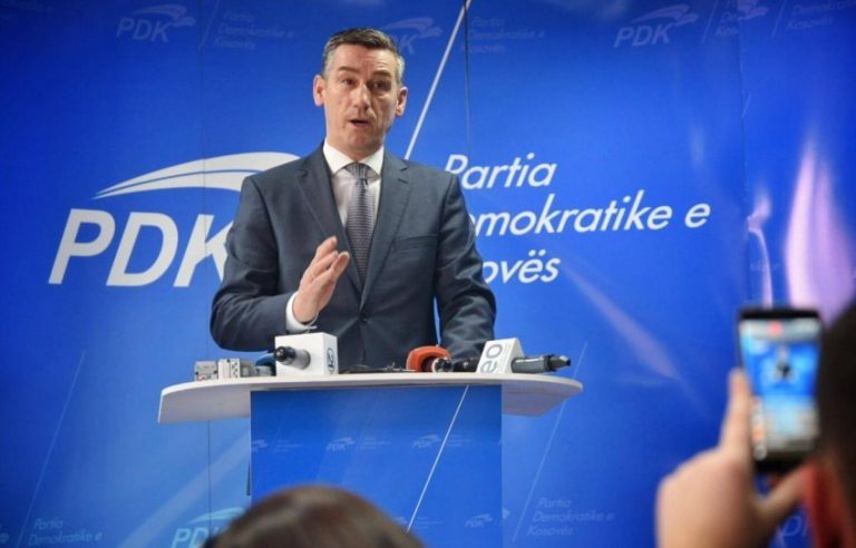 Veseli: Kryeministri ia vulosi vetes fatin politik – PDK mbështet mocionin