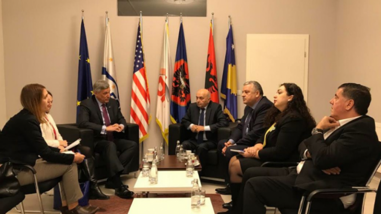 Ambasadori Amerikan ultimatum VV’së e LDK’së: Formojeni sa më parë Qeverinë