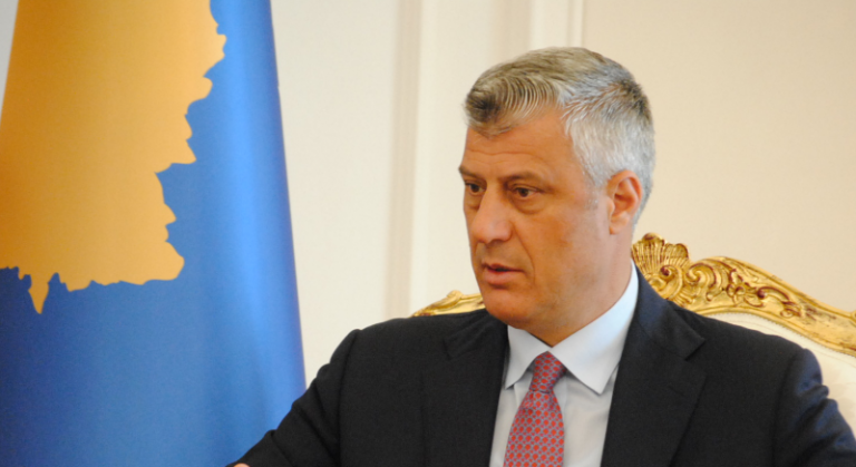 Presidenti Thaçi falë tre të burgosur