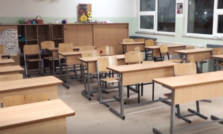 Kërkohet që të premten të përfundojë viti shkollor, shkak temperaturat e larta