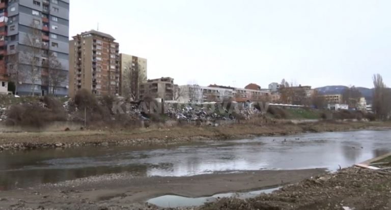 Mbeturinat në breg shëmtojnë Ibrin (VIDEO)