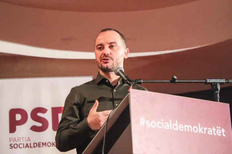 Vjen reagimi nga Dardan Molliqaj: Albin Kurti po don ta bëj “kurban” Glauk Konjufcën, për të ardhur në pushtet