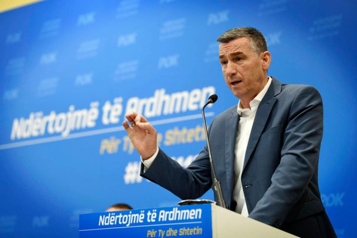 Veseli: Qeveria Kurti po e keqmenaxhon situatën emergjente pa asnjë plan për t’i ndihmuar bizneset e punëtorët