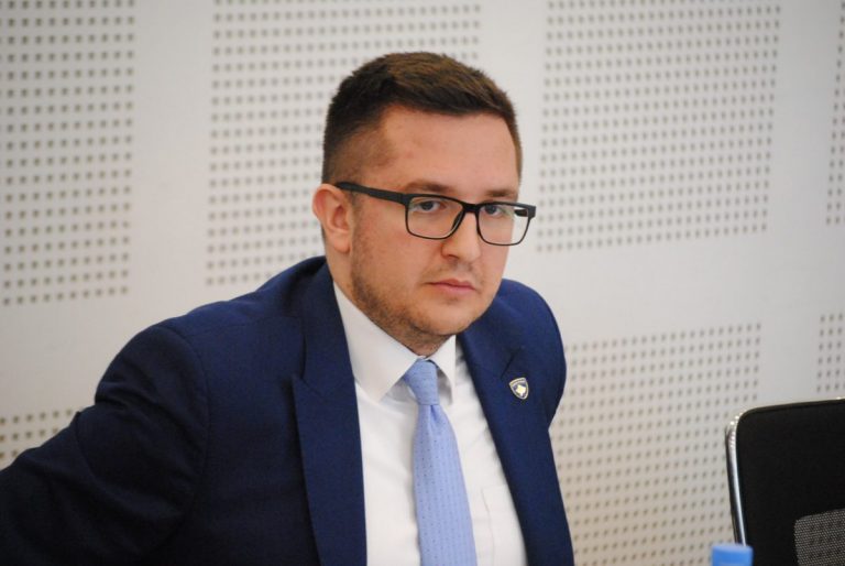 Mustafa pezullon nga puna dy njerëzit kryesorë të Ministrisë së Bujqësisë