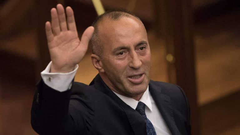 Haradinaj: Iu kisha lutur Kurtit dhe Osmanit të mos e heqin taksën 100%