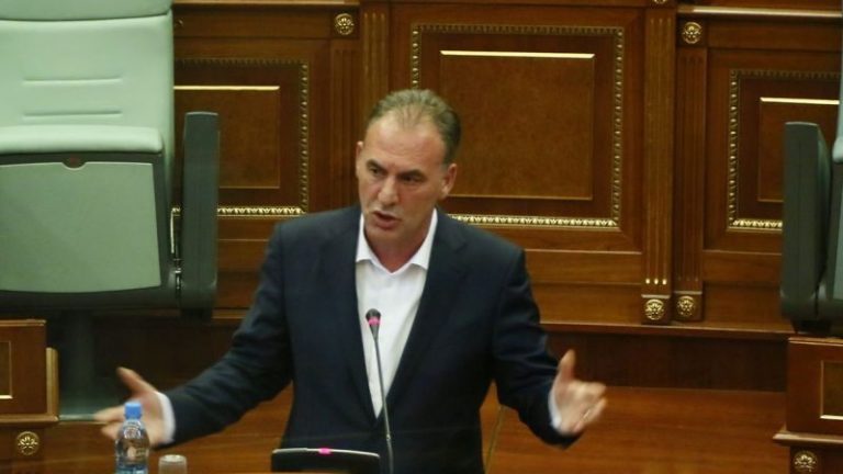 Limaj: Vetëm ‘bishti i dardhës’ po shihet, do ta përbini edhe ‘dardhën’ Albin Kurti