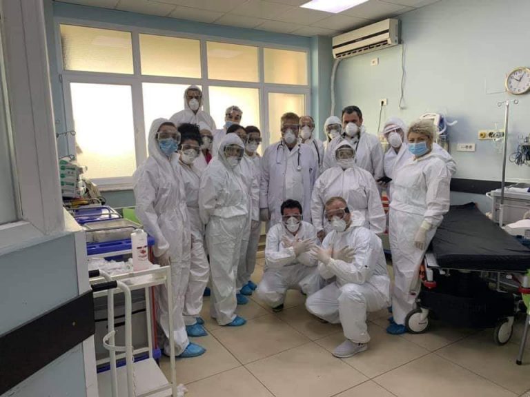 Vitia foto me mjekët: Këta janë heronjtë e vërtetë!