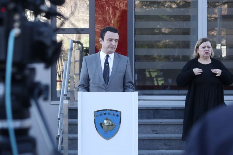 Kurti: Rri i pastër, rri në distancë, rri në shtëpi