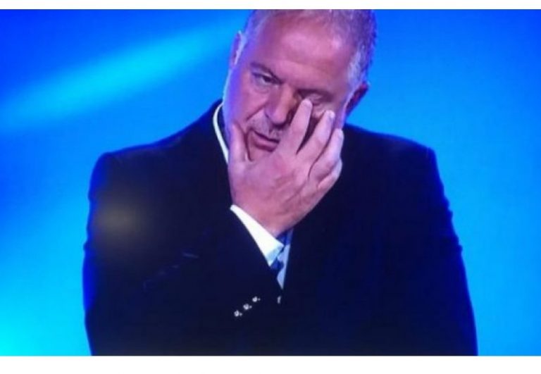 Baton Haxhiu qan si fëmi teksa përshëndetet me punëtorët e Klan Kosovës (VIDEO)