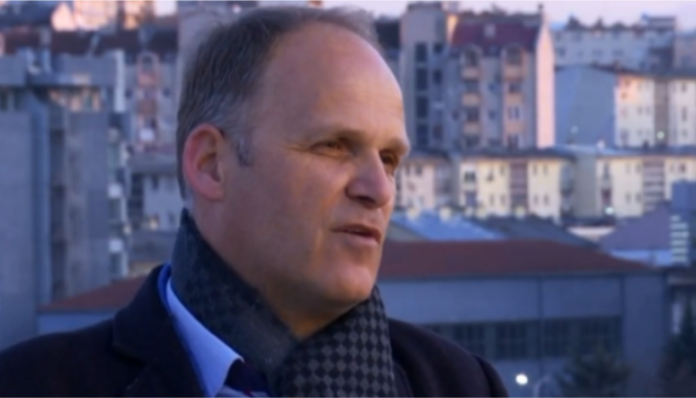 Infektologu: Mbi 80 përqind e rasteve mund ta kalojnë në shtëpi virusin pa e hetuar fare