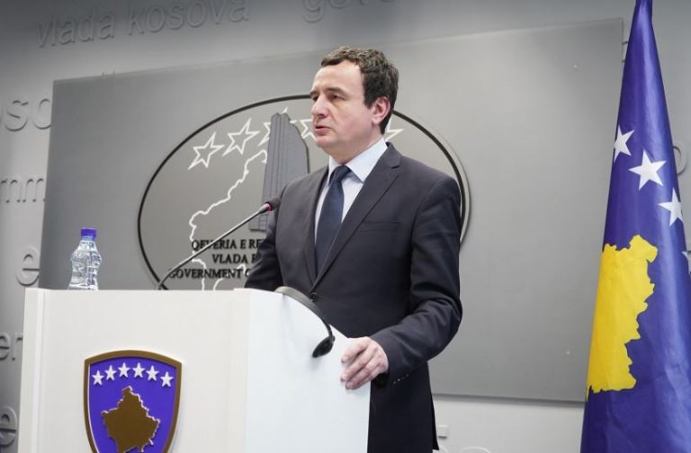 Kurtit i vjen mbështetja e papritur nga ky shtet i fuqishëm europian për taksën, kritikohet Grenell