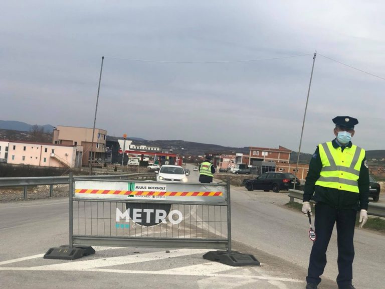Klina në karantinë: Policia vendos post-blloqe