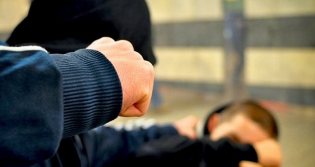 Mitrovicë: Kërcet grushti mes shoferëve në trafik, 24-vjeçari përfundon në ndalim policor