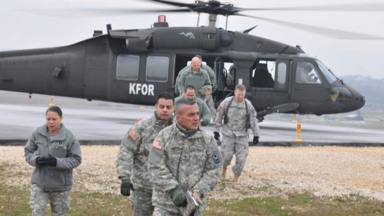 Njohësi i çështjeve të sigurisë: Nëse tërhiqen trupat amerikane, lufta Kosovë-Serbi e pashmangshme!