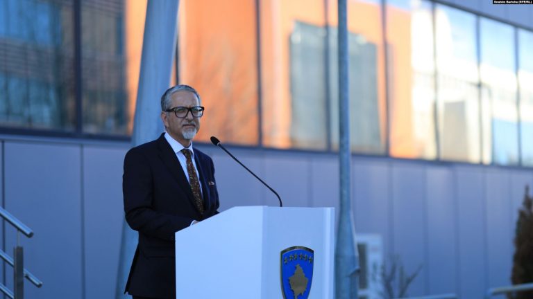 Propozim për Albin Kurtin: Nominoje Arben Vitinë për kryeministër të ri