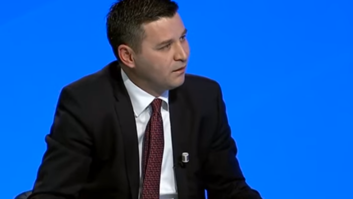 Kryeshefi i Telekomit: Ndihem i turpëruar, rroga jem është 5180 euro